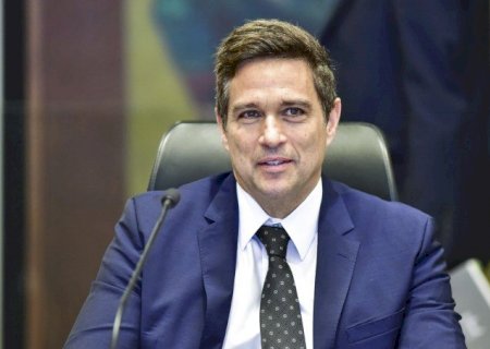 Depois de manter os juros nas alturas, Campos Neto vai à Suíça