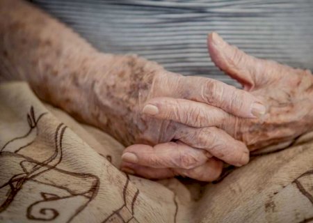 Idosos isolados podem sofrer perda de volume cerebral, mostra estudo