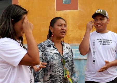 Nasce em MS a primeira língua indígena de sinais oficial