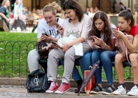 Brasil é o 2º país com maior proporção de jovens que não estudam e nem trabalham