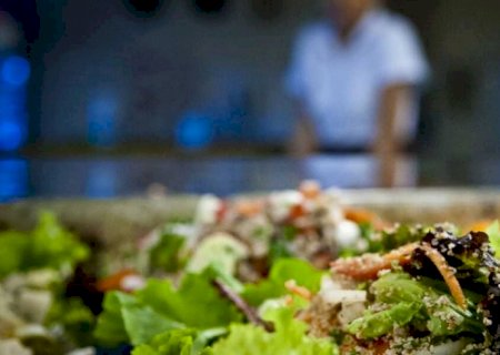 Alimentação adequada e ingestão de líquidos pode ajudar a enfrentar onda de calor que atinge MS