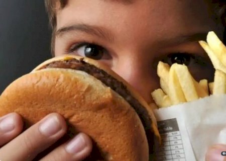 Obesidade cresceu em crianças e adolescentes brasileiras na pandemia