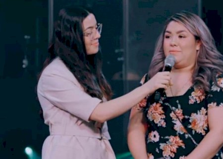 Mulher é curada do lúpus e da depressão durante culto