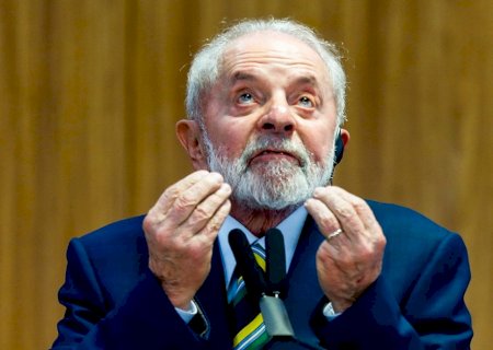 Em mensagem de Páscoa, Lula diz que vai pressionar ministra da Saúde por redução de filas de cirurgias de quadril no SUS