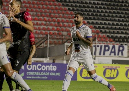 Ex-joia do Santos faz gol em primeiro toque na bola e volta a marcar após três anos