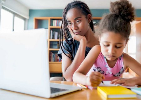 Políticas a mães e gestantes são estratégia para combater evasão no ensino superior em MS