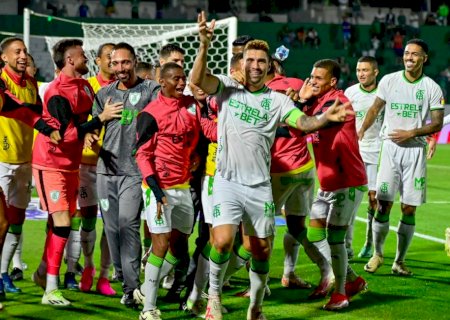 Ex-Palmeiras, Moisés se declara ao América-MG e diz: ‘Precisávamos da vitória’