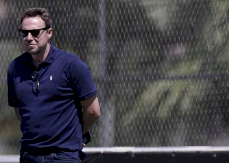 Diretor trabalha para amenizar crise no Corinthians e ganha importância após saída de Rubão
