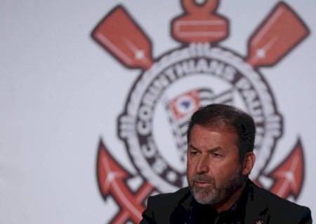 Corinthians perde maior patrocínio, fica sem goleiro e vive caos