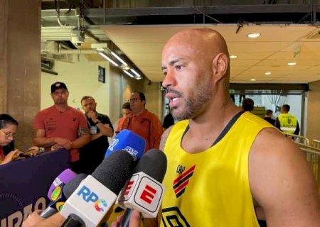 Thiago Heleno condena postura de Cuca: “Quando precisou, pulou do barco”