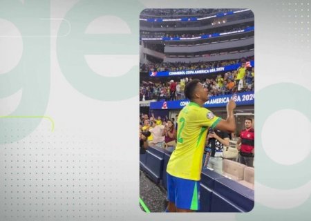 Capitão da Seleção, Danilo discute com torcedor, e Neymar intervém: 'Ninguém está de brincadeira'