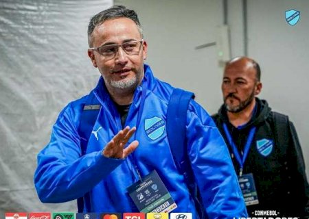 Técnico do Bolívar lamenta novo confronto com Flamengo: "Rival mais duro que podíamos pegar"
