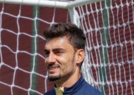 Rafael reencontra ex-time e faz despedida no São Paulo antes de se apresentar à Seleção