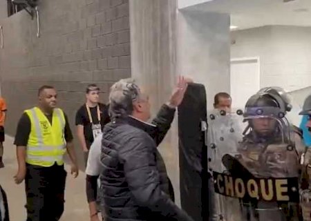 Galo vai contratar firma parceira de Textor para checar arbitragem