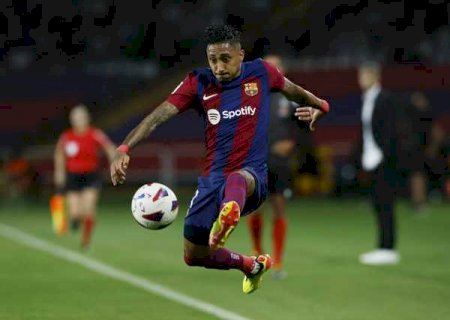 Com Raphinha na mira do Al-Hilal, Barcelona traça R$ 524 milhões para venda