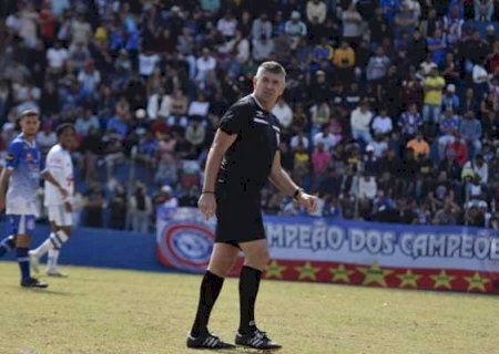 Árbitro de Atlético-MG x São Paulo apita na várzea no interior de SP, mas se esquiva da polêmica com Zubeldía