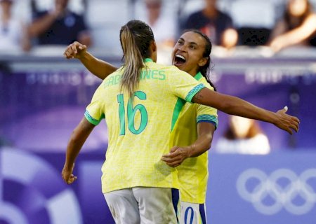 Marta inicia despedida olímpica com passe decisivo e vitória importante