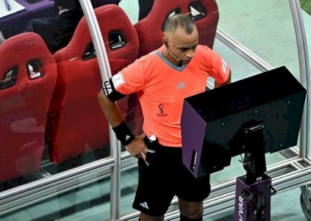Desafio do VAR e relógio parado: conheça as mudanças na regra do futebol sugeridas pela Federação Italiana