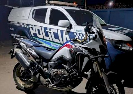 'Randandan' com moto furtada termina em perseguição e 2 autuados por receptação