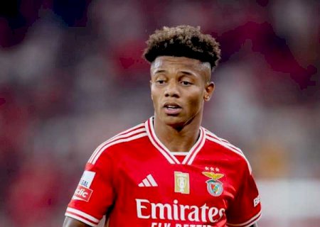 Treinador do Benfica confirma pedido de David Neres para deixar o clube
