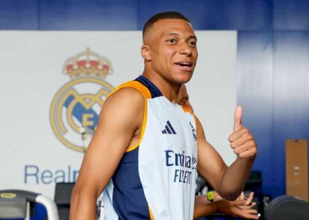 Mbappé se apresenta e faz primeira atividade como jogador do Real Madrid