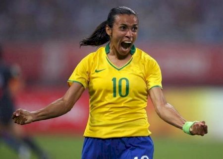 Marta encerra com pódio trajetória de lágrimas, cobranças e ativismo pela seleção feminina