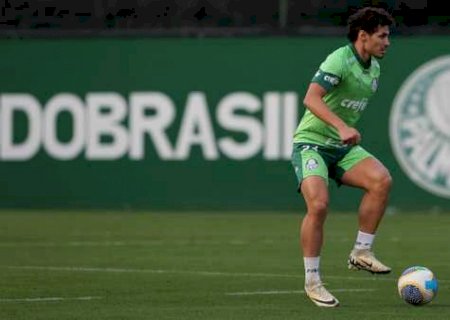 Veiga, do Palmeiras, pega pena mínima por empurrão em Garro e pode enfrentar o Athletico-PR