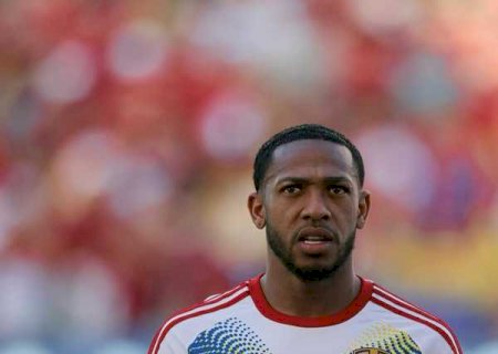 Corinthians aguarda Martínez e Hernández e traça plano para colocá-los à disposição de Ramón