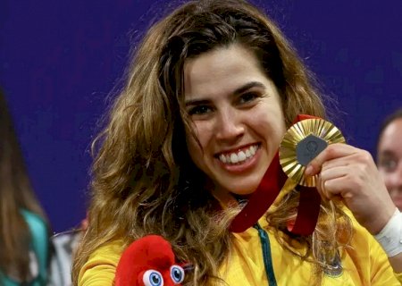 Ouro no parataekwondo, Carol Moura começou no esporte após assalto