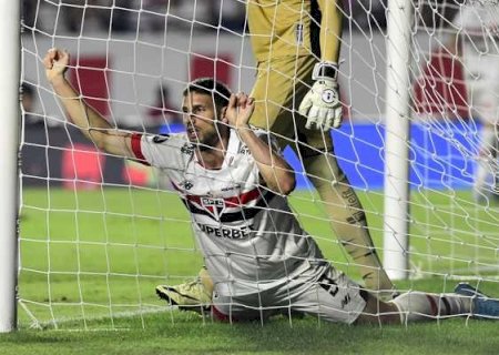 Calleri, sobre eliminação do São Paulo: 'Eu sou o responsável'