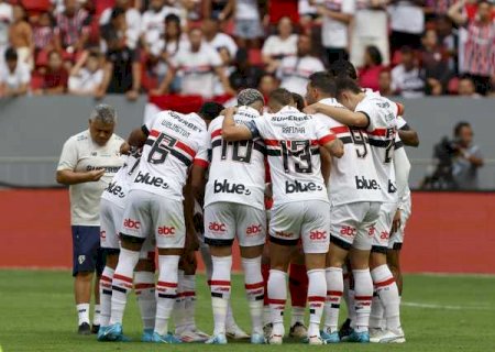 Análise: Zubeldía mantém ideia de time, vence clássico e dá recado que o show tem que continuar