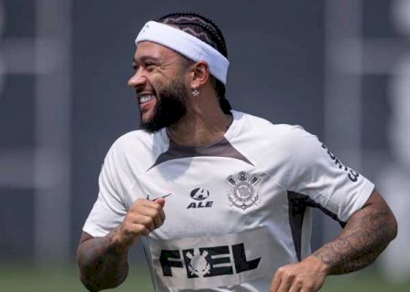 Memphis dribla barreira do idioma para se entrosar no Corinthians