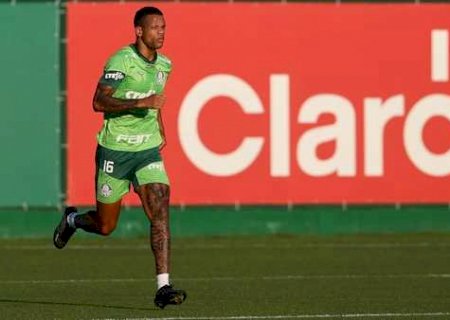 Caio Paulista, do Palmeiras, nega agressões e relata em depoimento na polícia ter levado socos da ex
