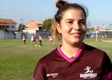 Caminhos da Reportagem revela desafios do futebol feminino