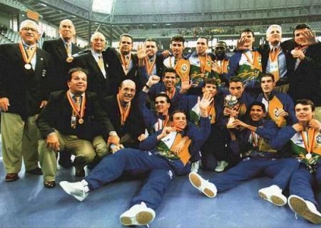 Bicampeão mundial de futsal, dentista/técnico relembra títulos e trabalho voluntário na Seleção