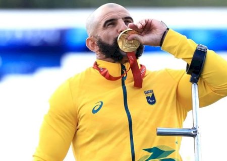 Beneficiário do Bolsa Atleta, Fernando Rufino é ouro na paracanoagem na Paralimpíada de Paris-2024