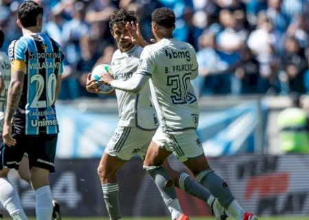 Na volta à Arena, Grêmio sofre virada nos acréscimos para o Atlético-MG pelo Brasileirão