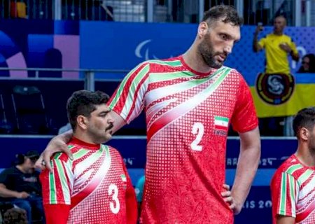Gigante de 2,46m é decisivo na vitória do Irã sobre o Brasil no vôlei sentado masculino em Paris 2024