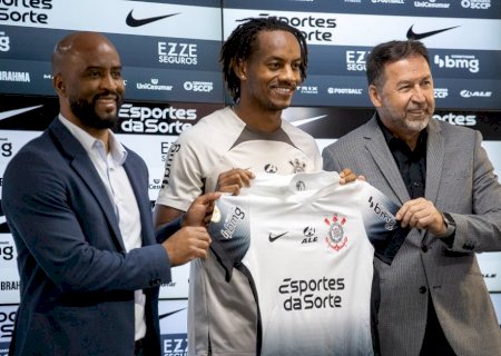 Carrillo revela que conversou com Guerrero antes de aceitar proposta do Corinthians