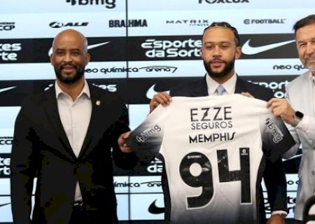 Corinthians erra tempo de contrato de Depay em anúncio do atacante