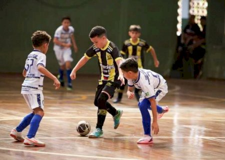 Três confrontos abrem a 6ª rodada de Copa Pelezinho neste sábado