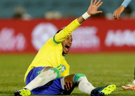 Próximo do retorno, Neymar chora e diz que não volta 'meia boca'