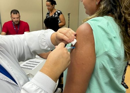 Aumento de casos de Covid-19 reforça a importância de manter a vacinação em dia