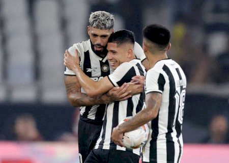 Botafogo goleia Peñarol, e Libertadores fica perto de nova decisão brasileira