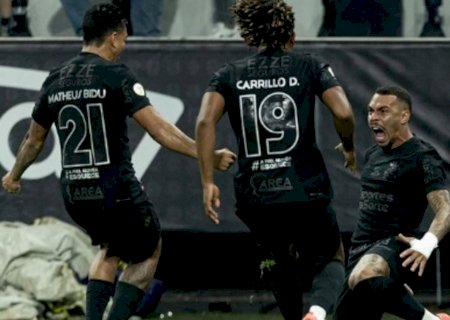 Memphis marca, Corinthians supera susto e bate Athletico para diminuir pressão no Brasileiro