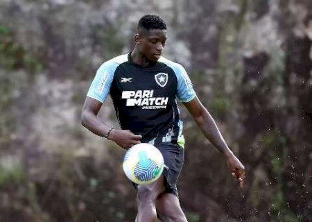Botafogo defende liderança do Campeonato Brasileiro diante do Criciúma