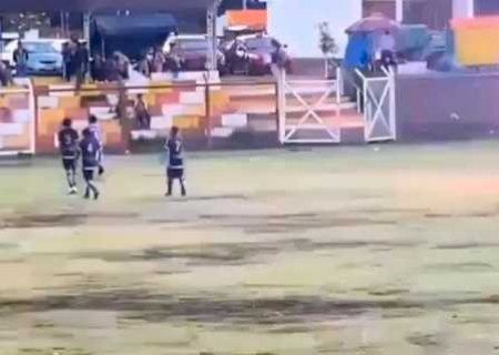 Jogador peruano morre após ser atingido por um raio no gramado