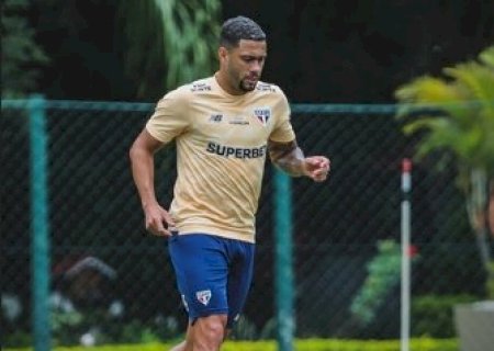 O zagueiro Arboleda e o meio-campista Wellington Rato foram as novidades no treino do São Paulo desta quinta-feira.