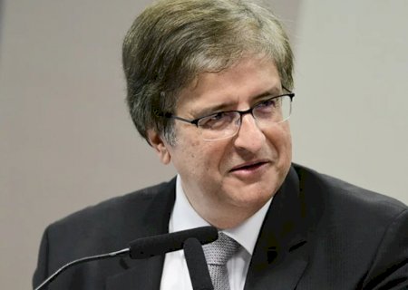 Quem analisará relatório da Polícia Federal na PGR para preparar denúncia contra Bolsonaro?