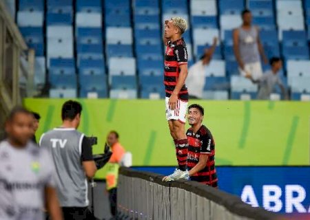 De virada, Flamengo bate Cuiabá e permanece no G4 do Brasileirão